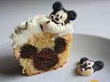 Cupcakes Mickey Caché inside Happy 3